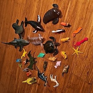 LOT ●28 dinosaurs,mammals Animals
